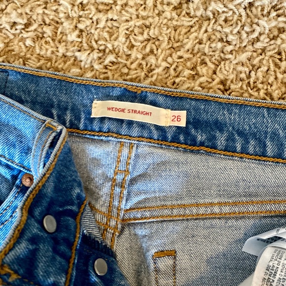 NWOT Levi’s Wedgie Straight Jeans 26 - Picture 3 of 9